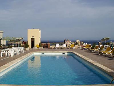 The Crown Hotel Буджибба Экстерьер фото