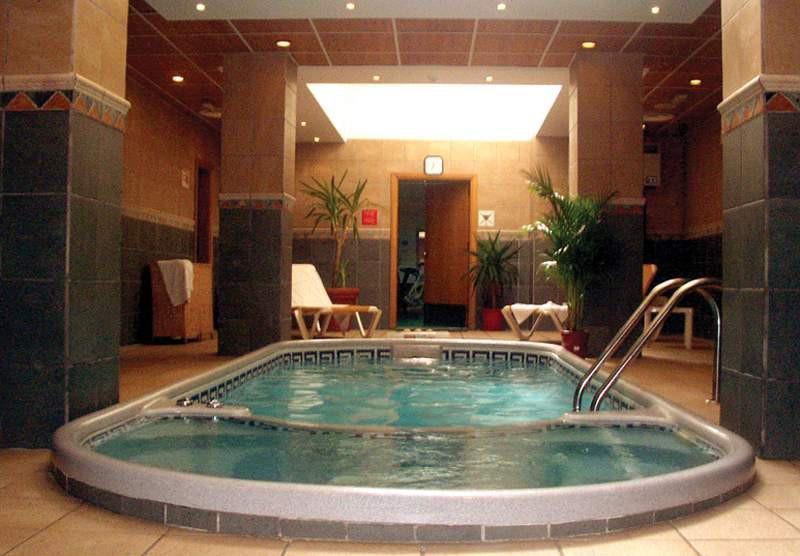 The Crown Hotel Буджибба Экстерьер фото