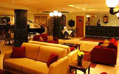 The Crown Hotel Буджибба Экстерьер фото