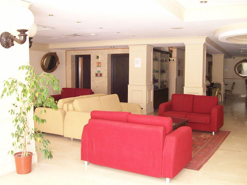 The Crown Hotel Буджибба Экстерьер фото